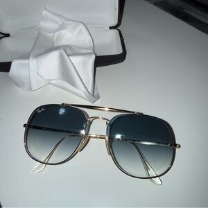 NEVER WORN Ray-Ban Gold Aviator Sunglasses with Blue Gradient Lenses